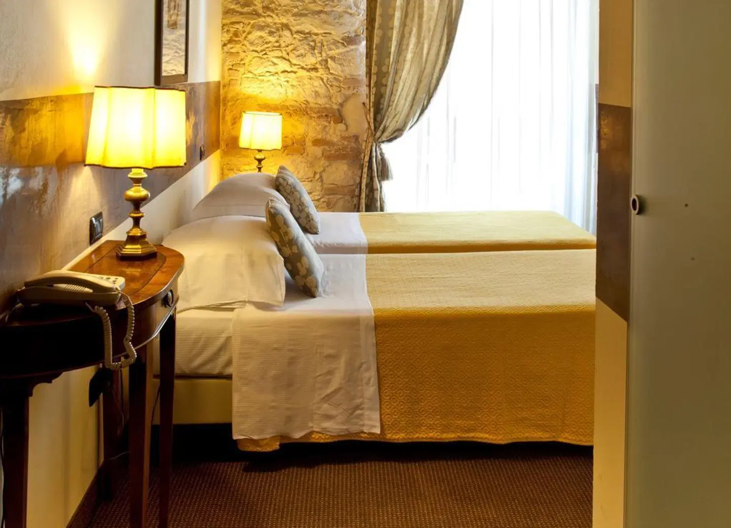 Scalzi ROOM_EXAMPLE