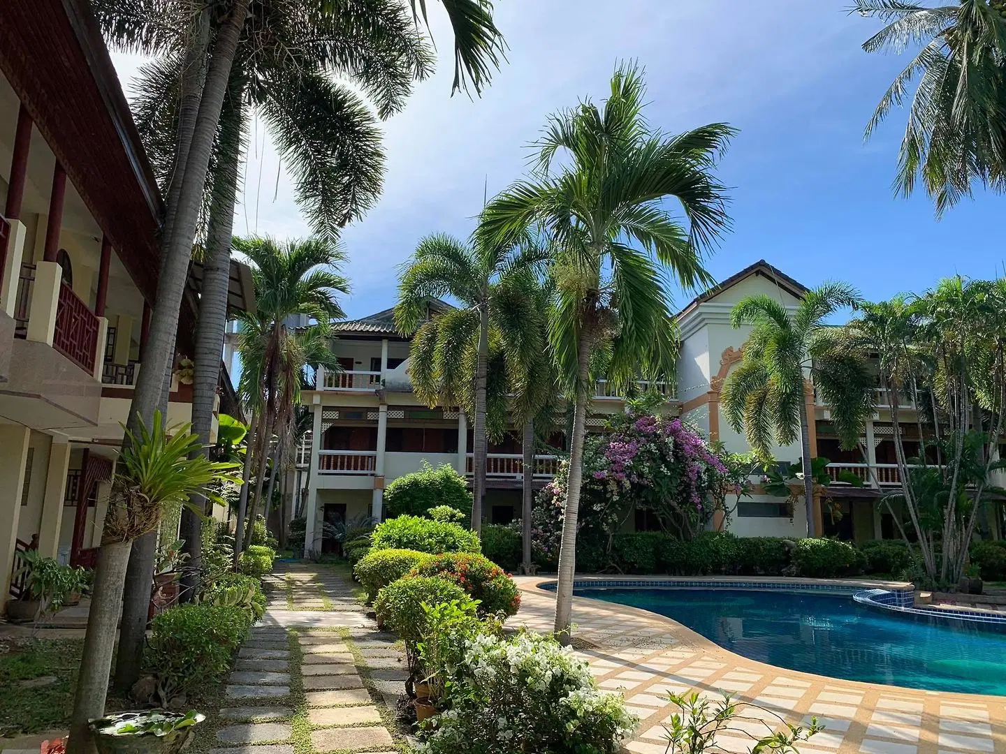 Rattana Guesthouse & Bungalow EXTERIOR