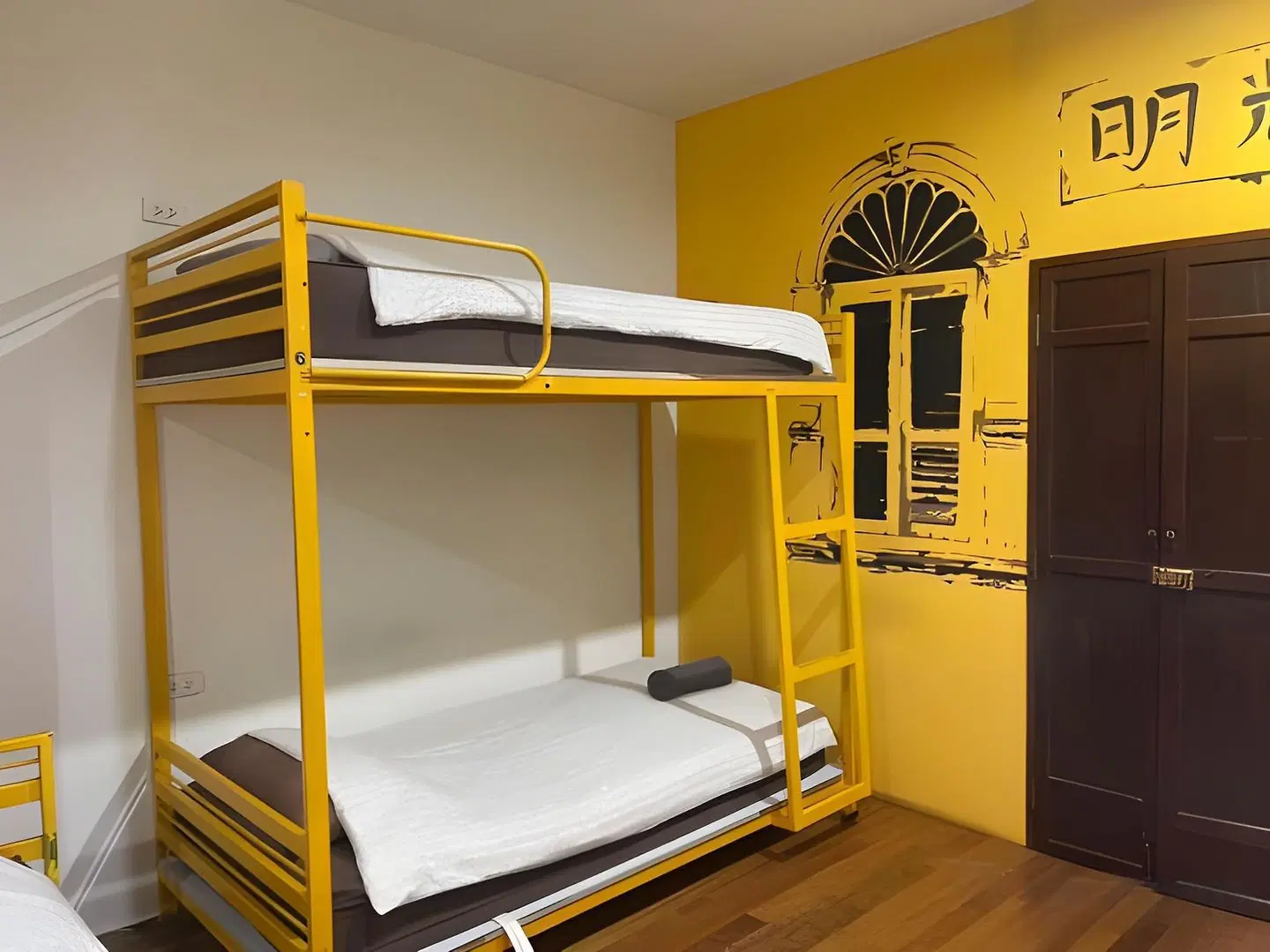 Phuket Sunny Hostel Badezimmer