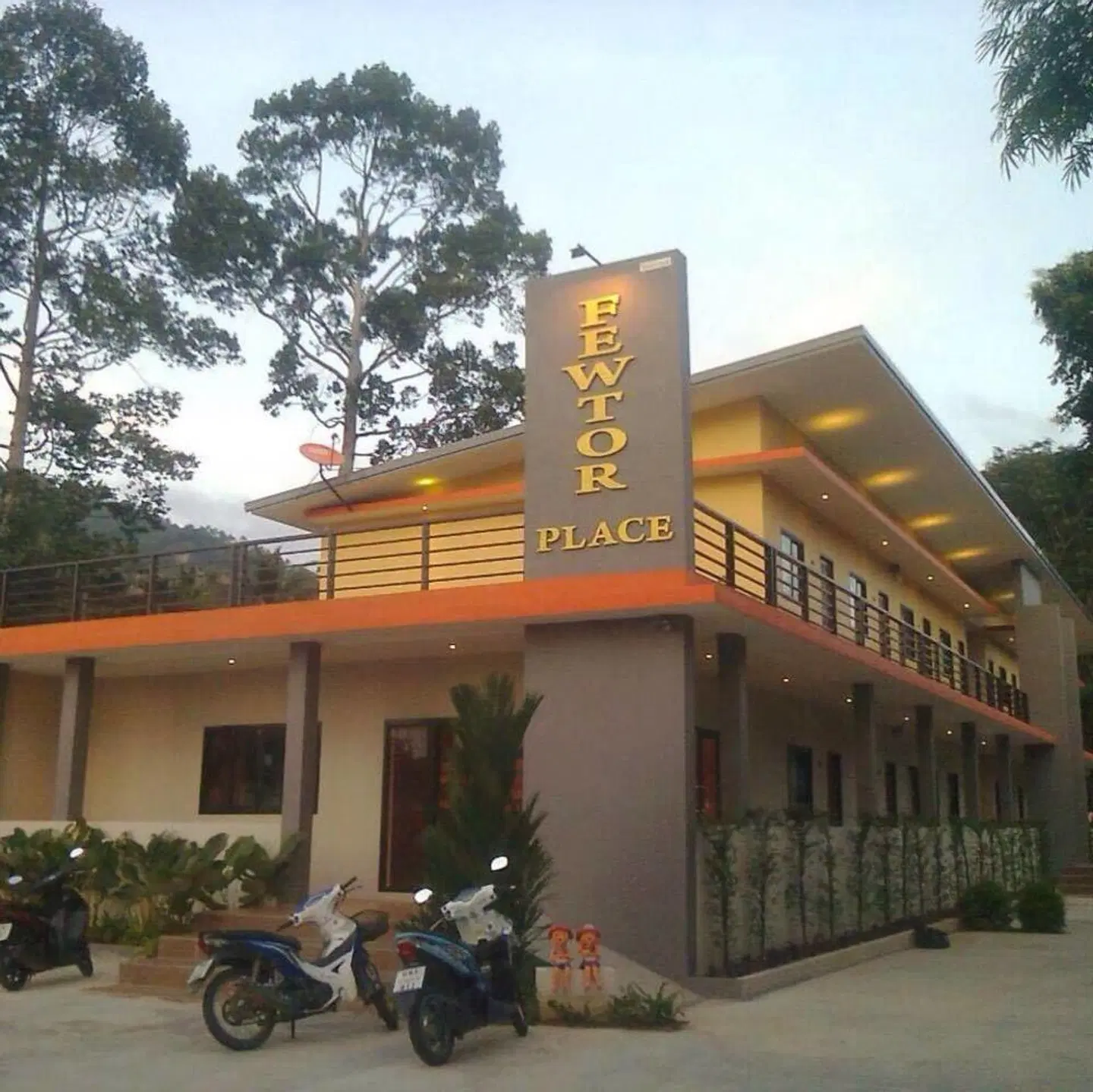 Fewtor Place EXTERIOR