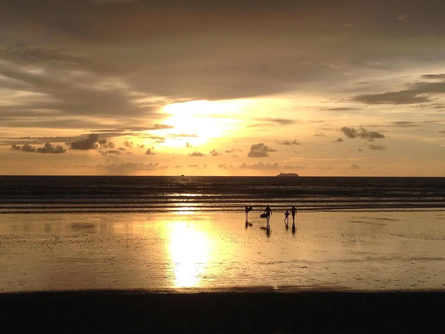 Noble House Beach Resort LANDSCAPE