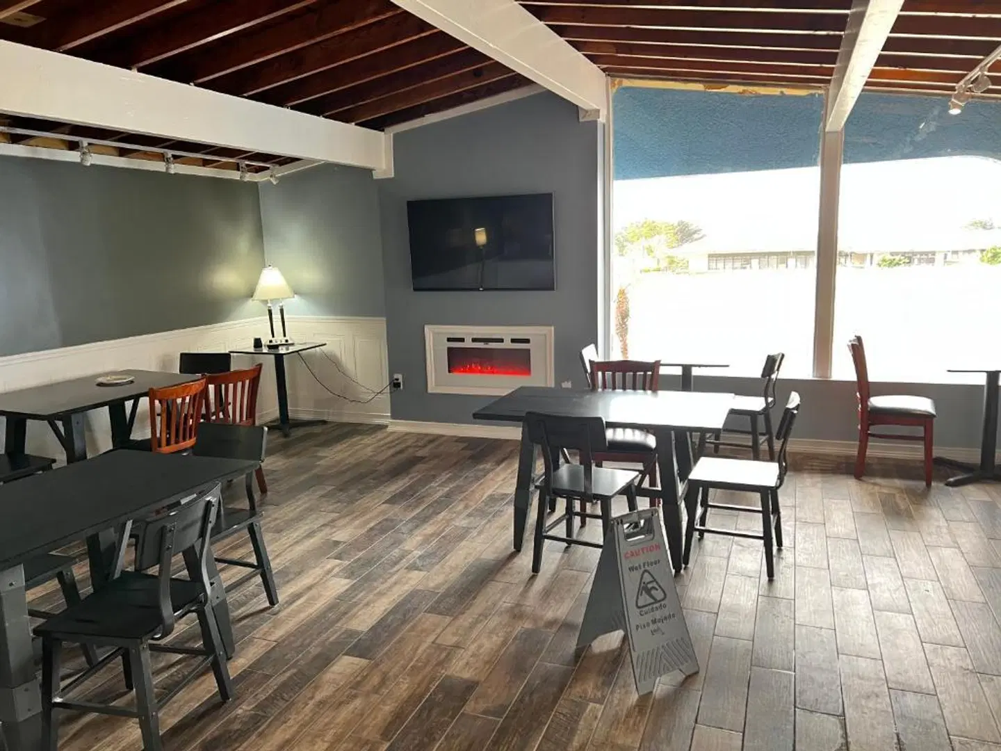 Pacific Coast Roadhouse Bar