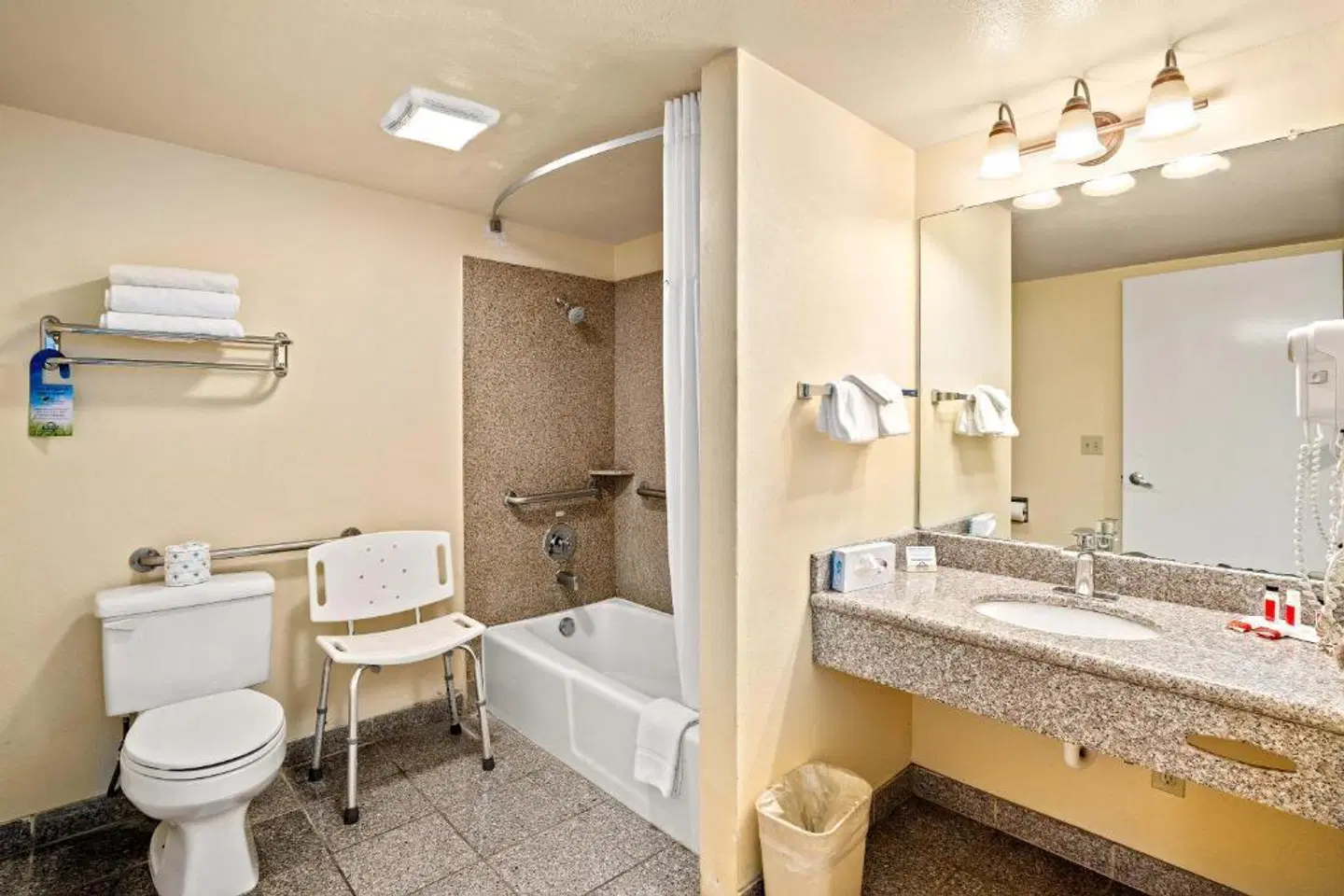 Pacific Coast Roadhouse Badezimmer