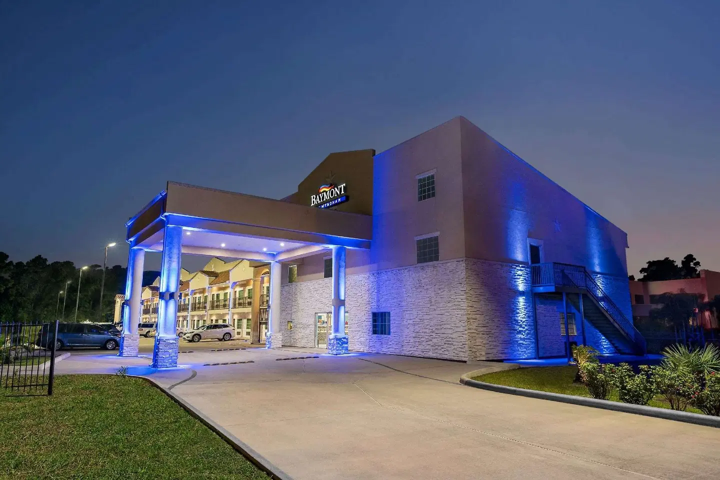 Baymont by Wyndham Kingwood EXTERIOR