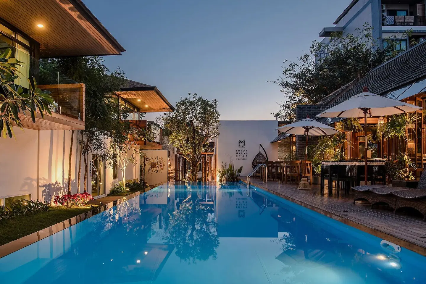 Mira Residence & Resort OUTDOOR_POOL
