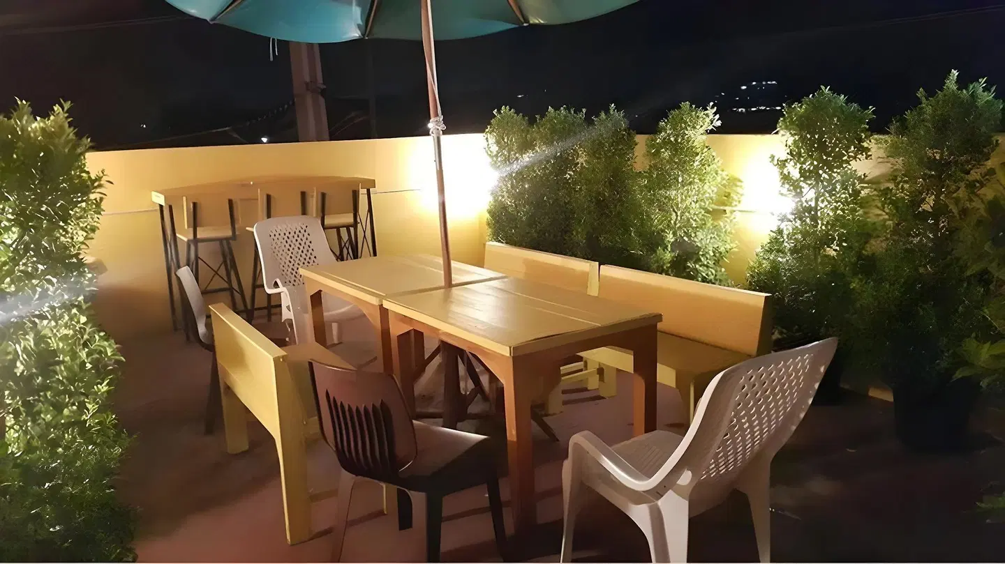 Thai Thai Hostel Restaurant