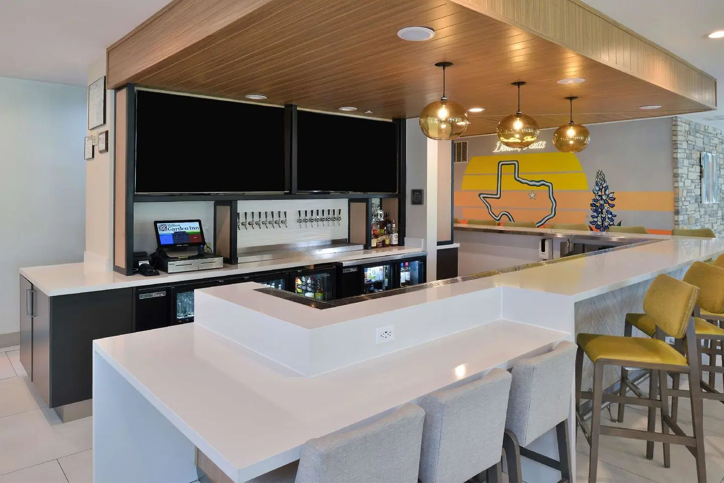 Hilton Garden Inn Denton Bar