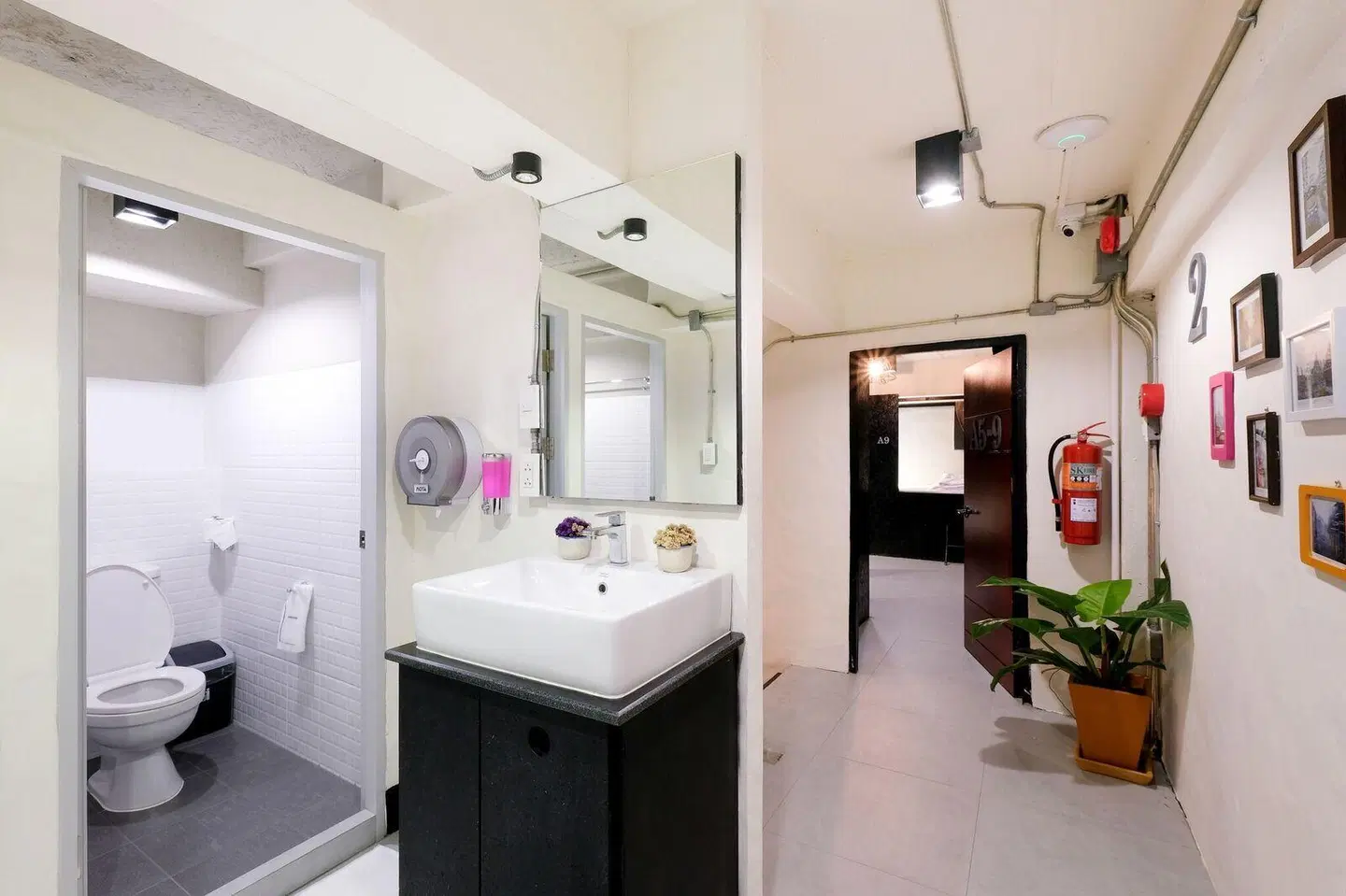 Salee Hostel Badezimmer