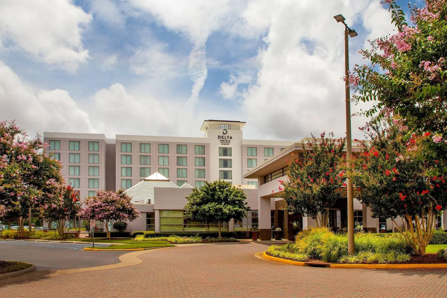 Delta Hotels by Marriott Chesapeake Norfolk EXTERIOR