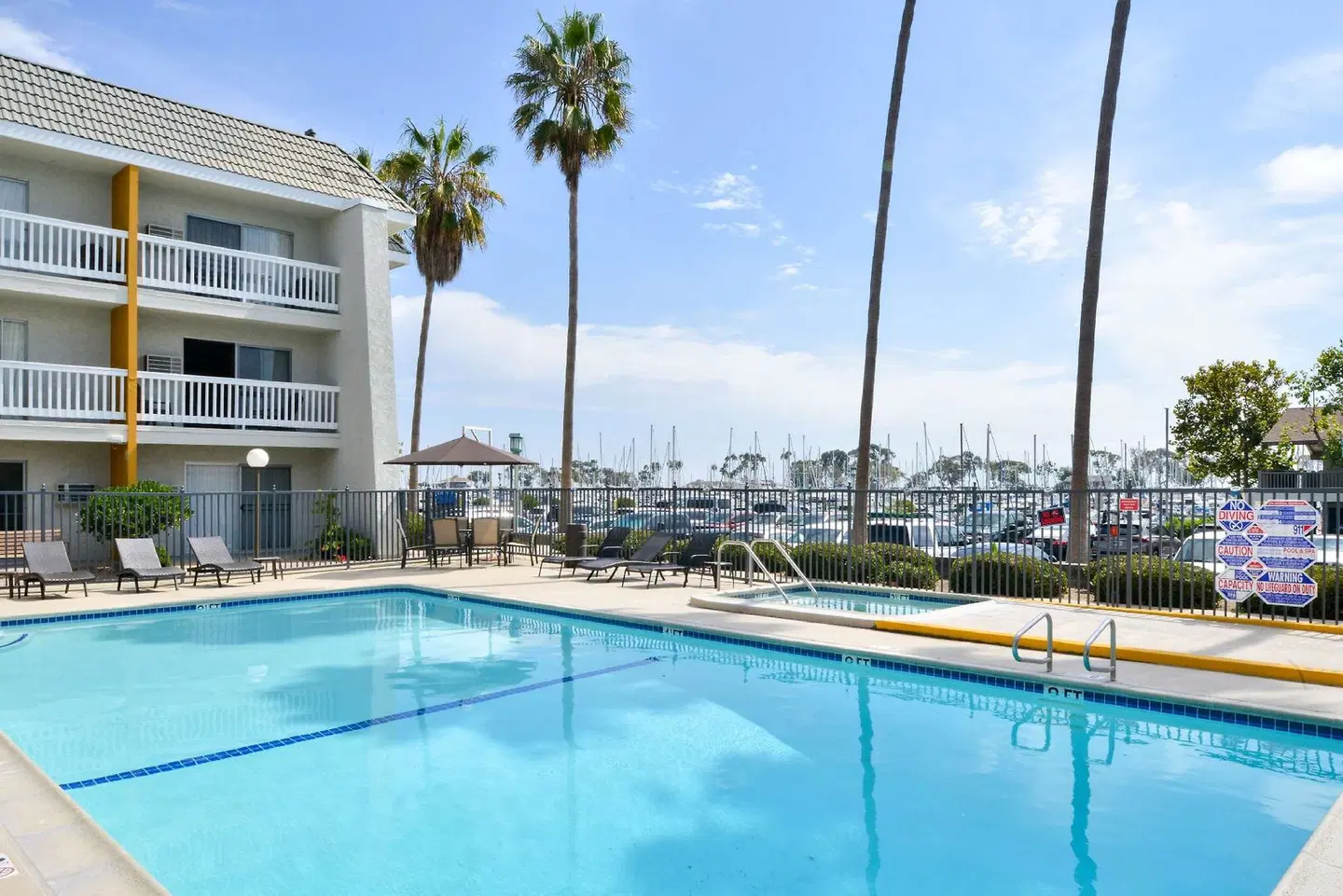 Dana Point Marina Inn OUTDOOR_POOL