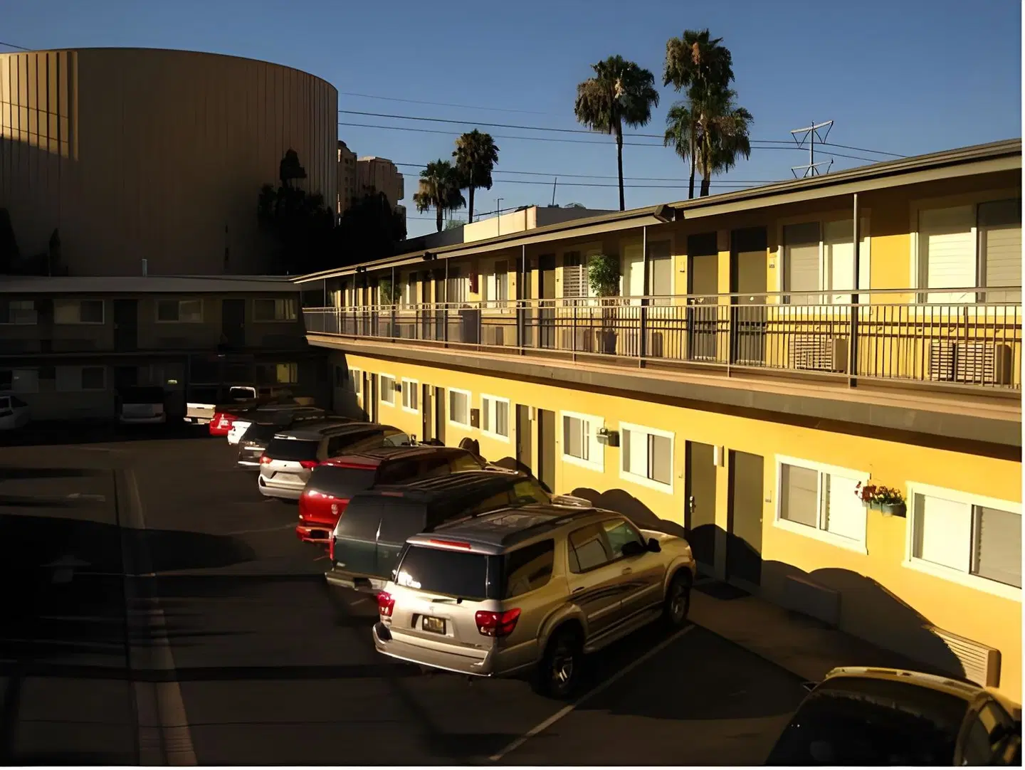 Alpine Inn Anaheim EXTERIOR