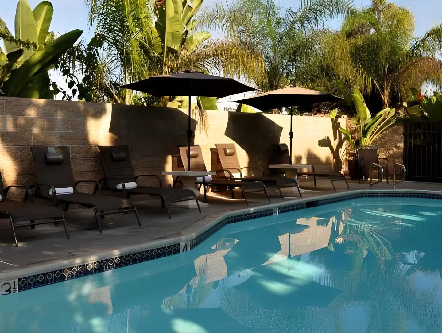 Aquamarine Villas OUTDOOR_POOL