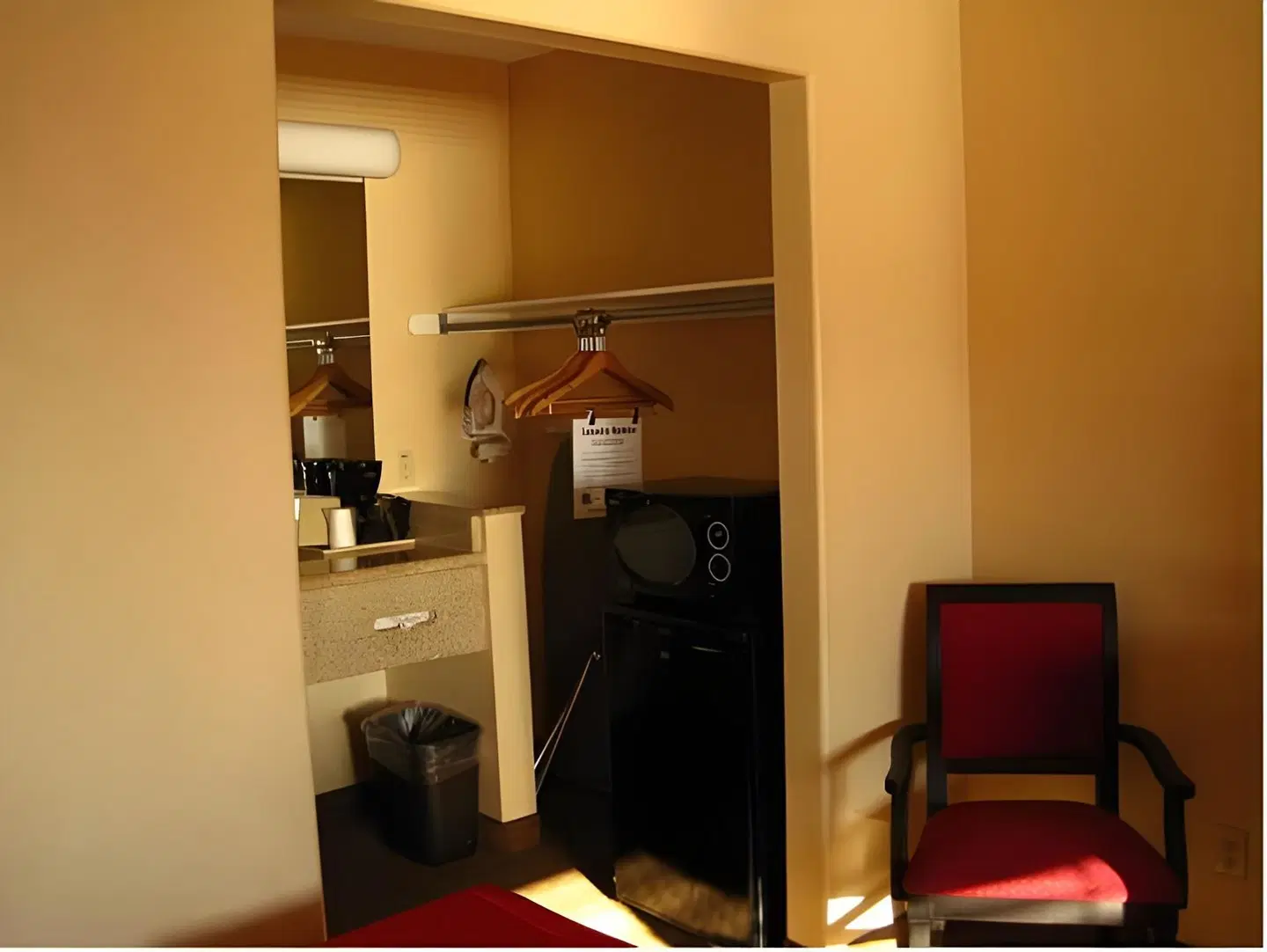 Alpine Inn Anaheim ROOM_EXAMPLE