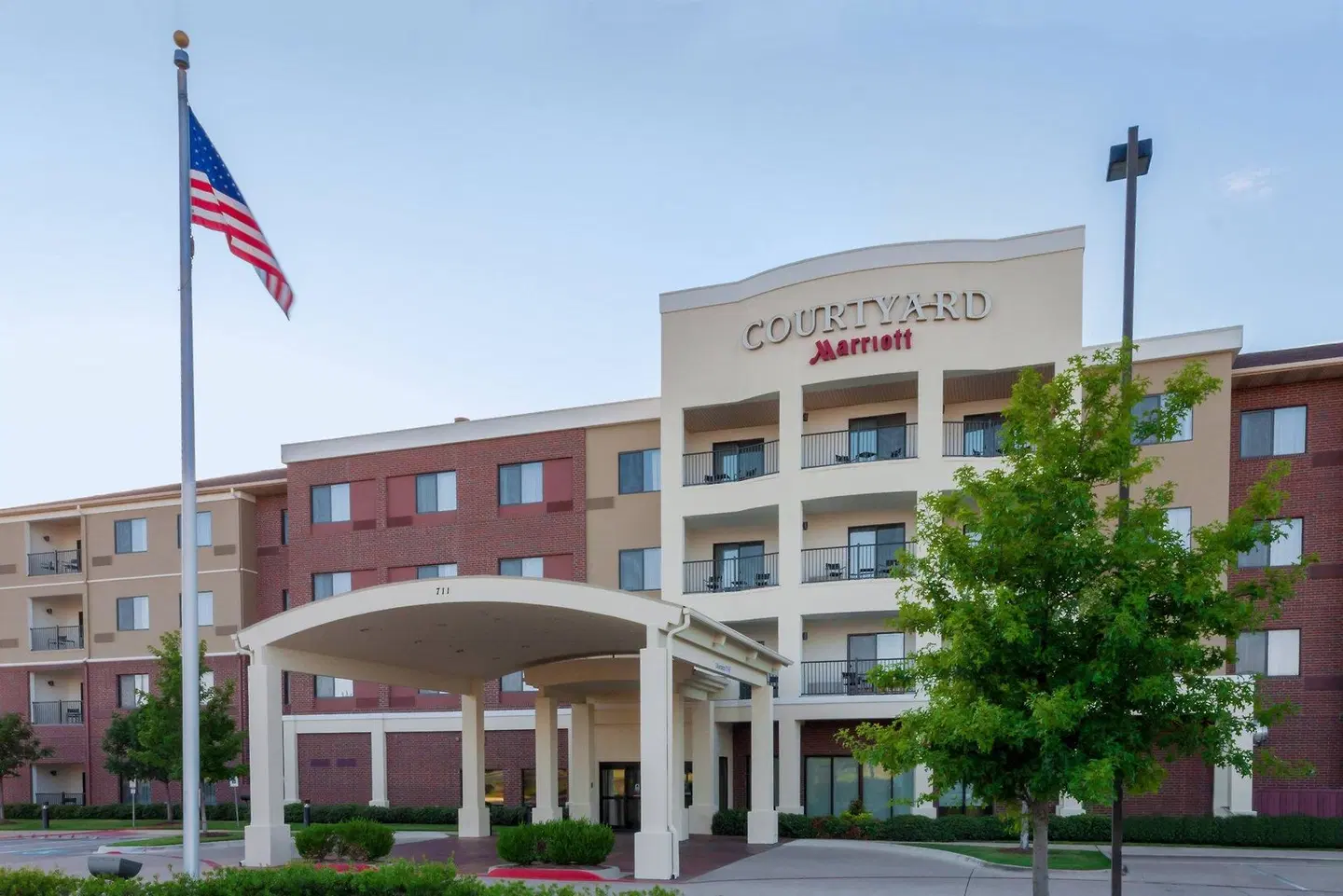 Courtyard by Marriott Dallas Arlington South EXTERIOR
