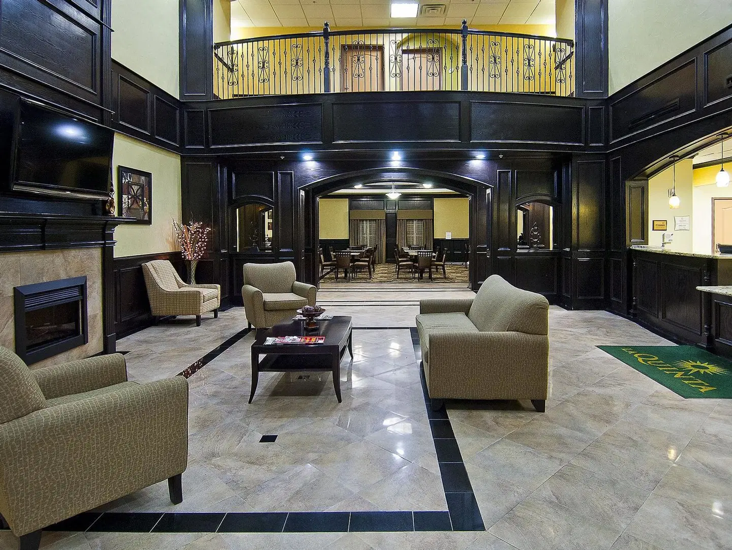La Quinta Inn & Suites by Wyndham DFW Airport West - Bedford LOUNGE_LOBBY