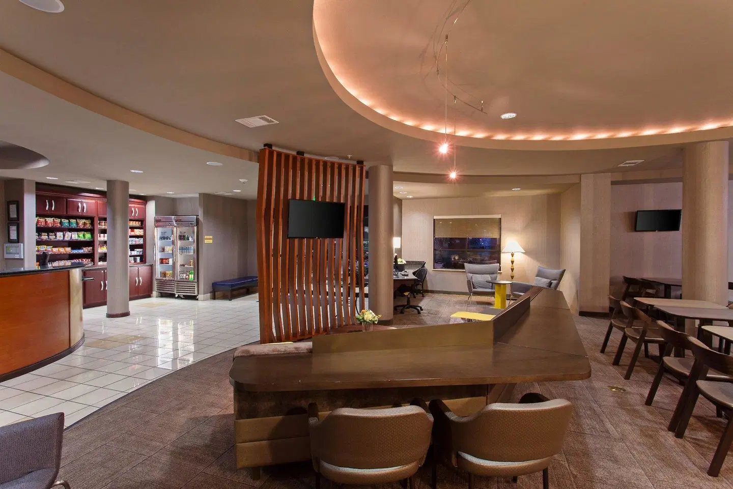 SpringHill Suites by Marriott El Paso Bar