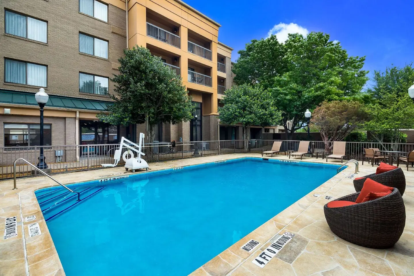 Sonesta Select Dallas Richardson OUTDOOR_POOL