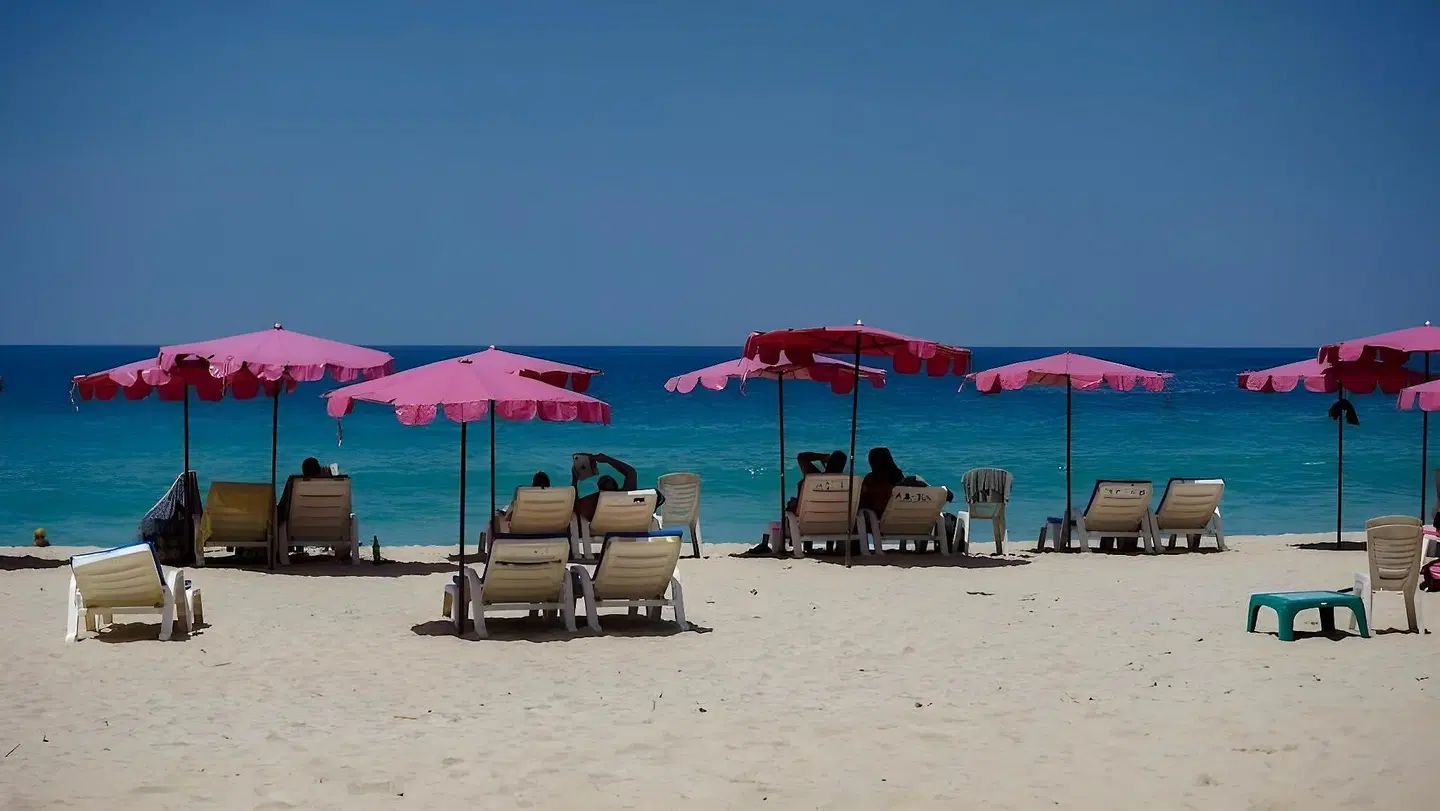 Surin Beach Resort Strand