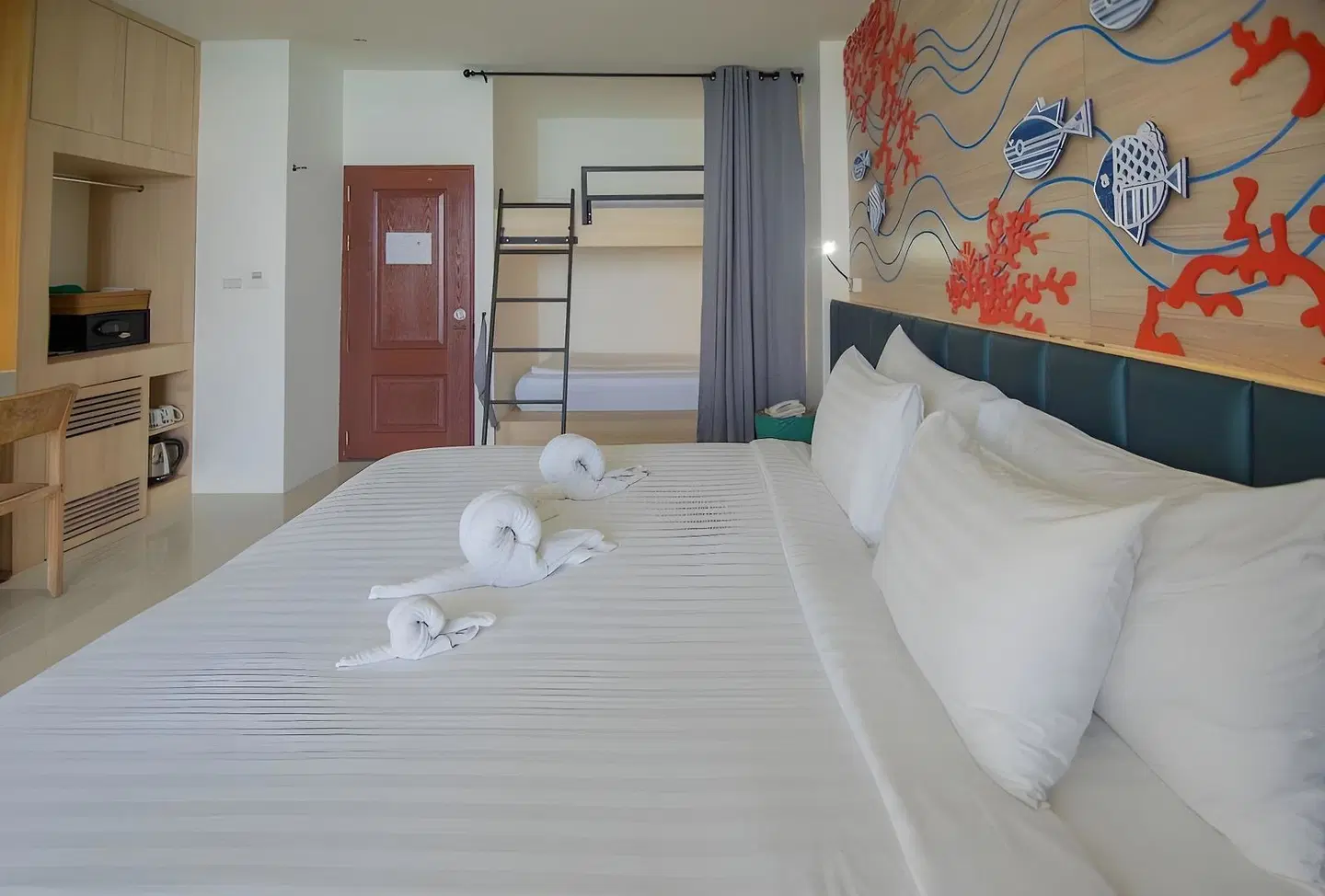 Surin Beach Resort Badezimmer