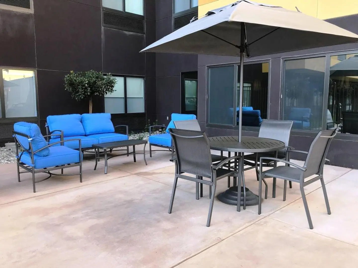 Fairfield Inn & Suites by Marriott Fresno Yosemite International Airport Terrasse