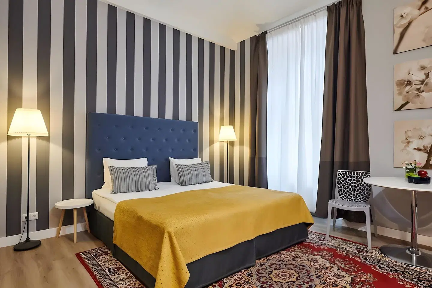 La Boutique ROOM_EXAMPLE