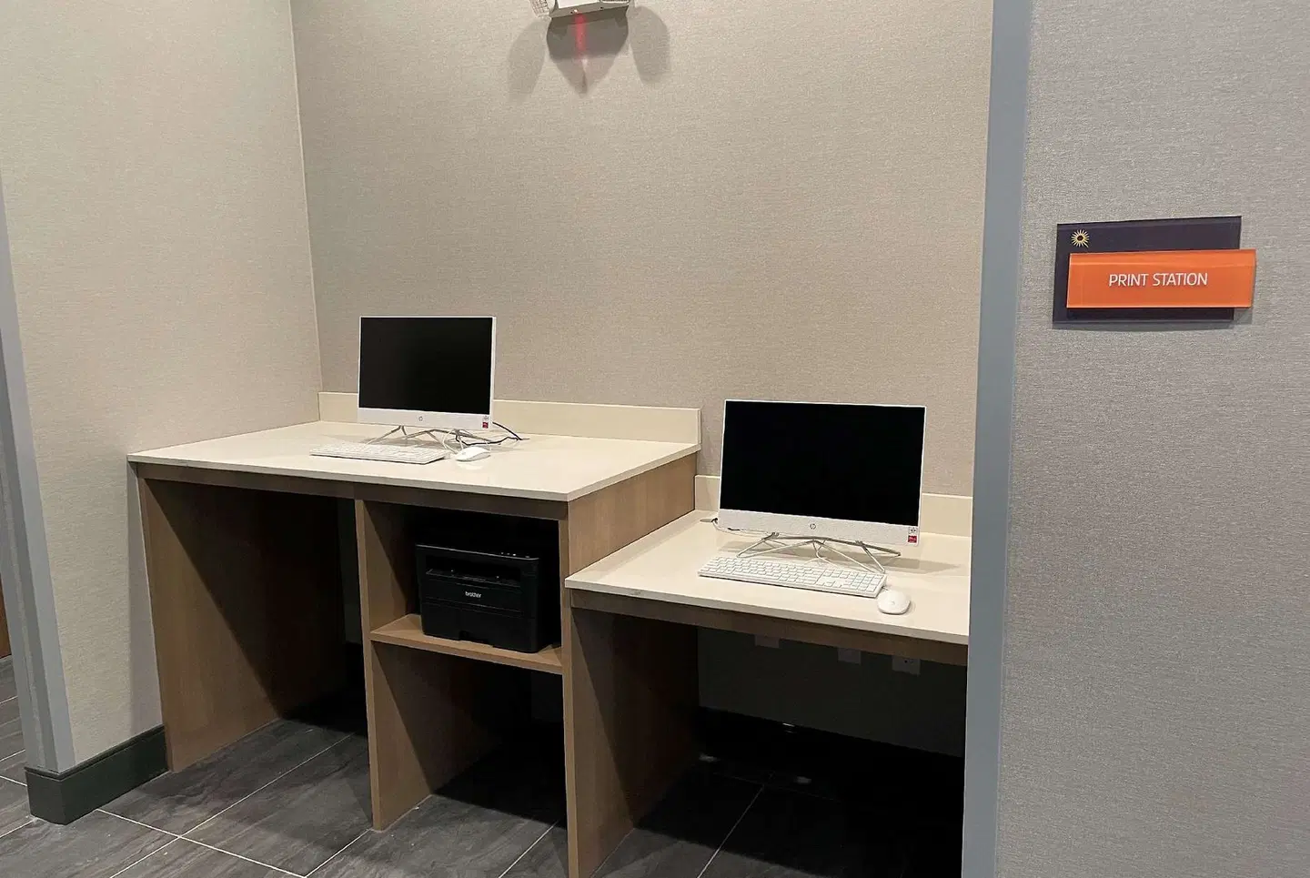 La Quinta Inn & Suites by Wyndham San Antonio Seaworld/LAFB ROOM_EXAMPLE