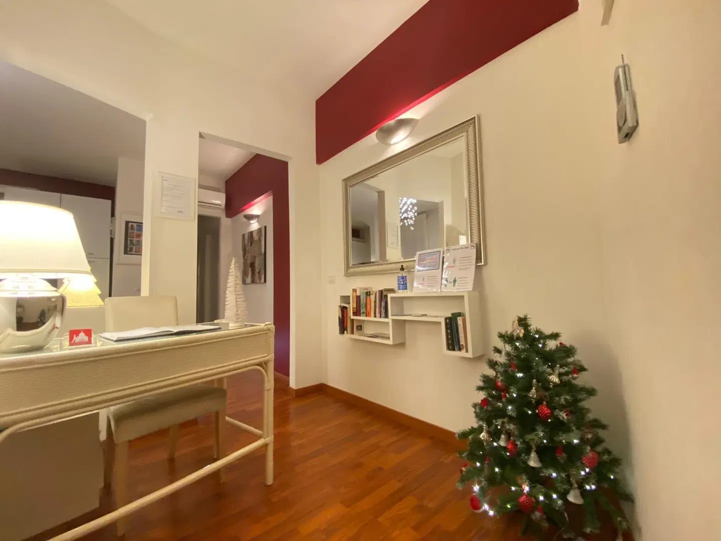 Beside the Vatican ROOM_EXAMPLE