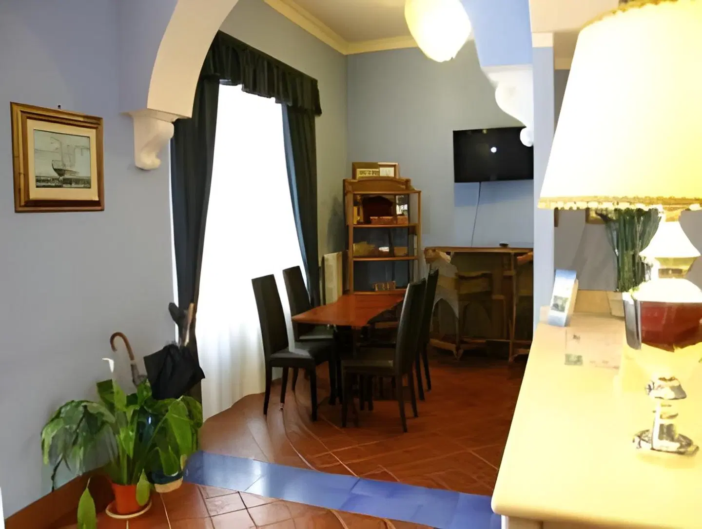 Caracciolo ROOM_EXAMPLE