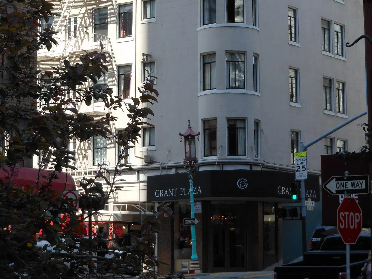 Grant Plaza Hotel EXTERIOR