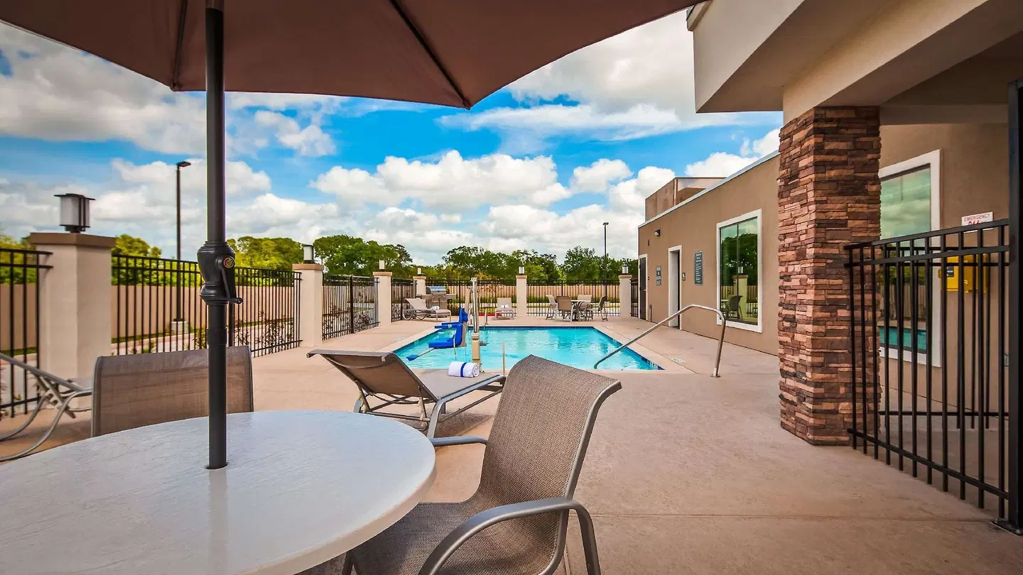 Best Western Plus Bay City Inn & Suites Terrasse