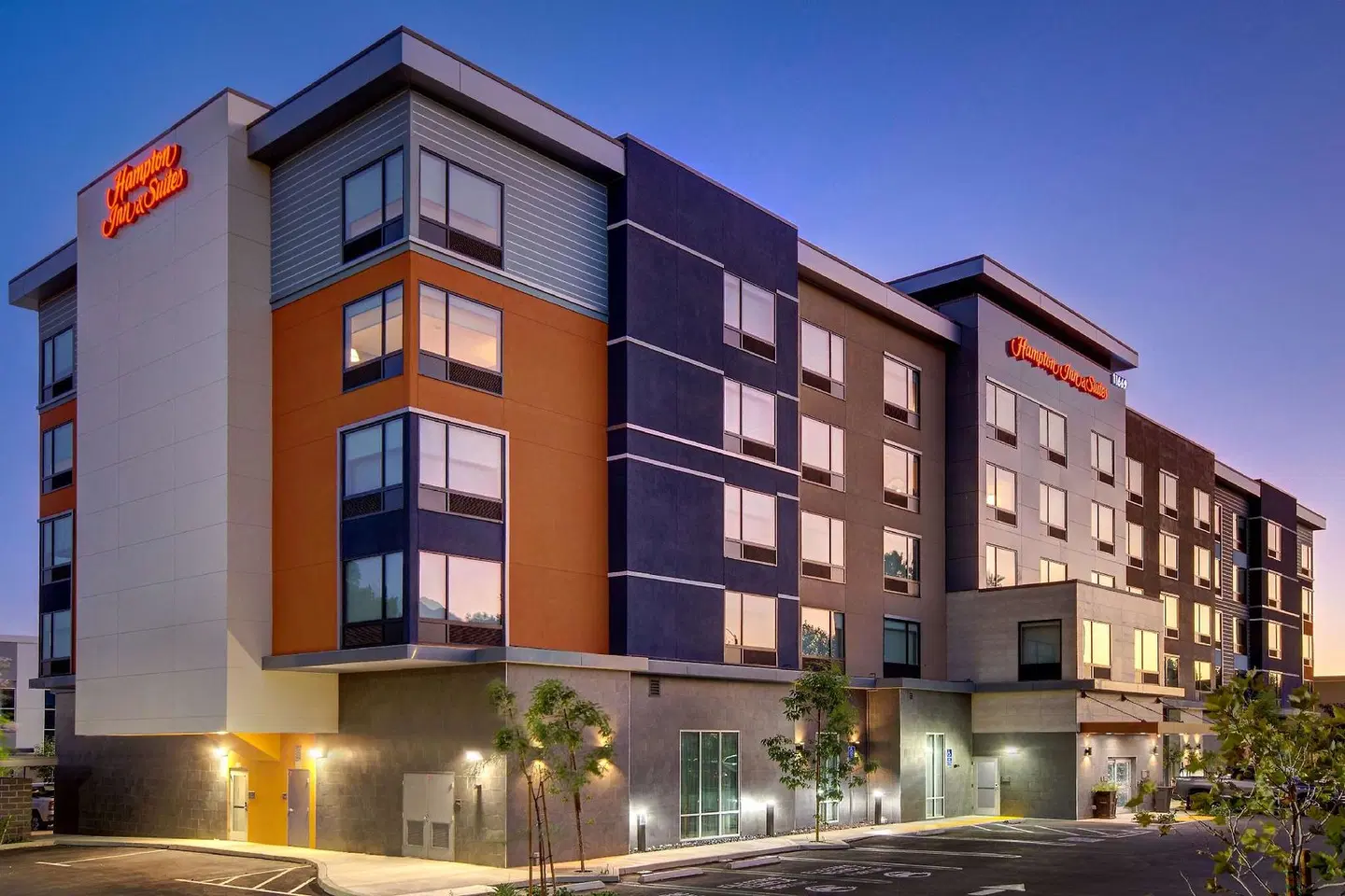 Hampton Inn & Suites By Hilton Rancho Cucamonga EXTERIOR