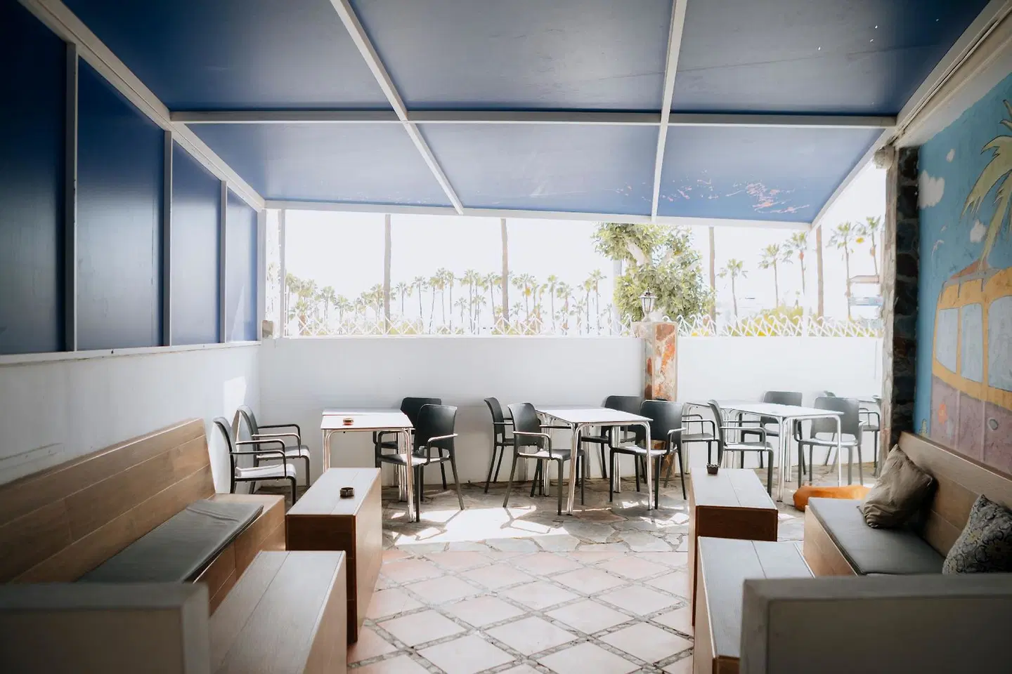 Endless Summer Hostel Restaurant
