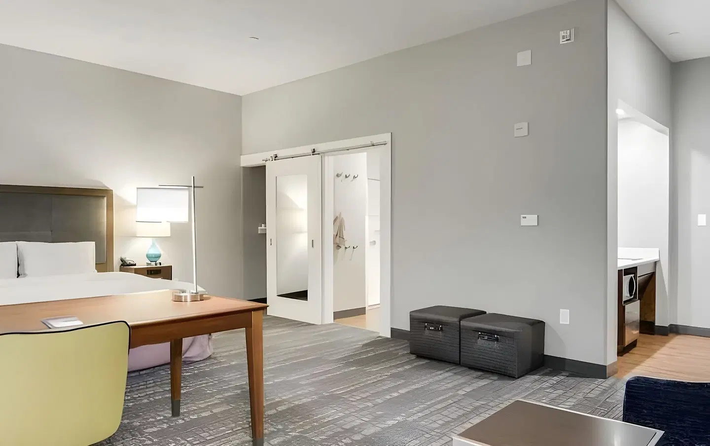 Hampton Inn & Suites Dallas/Ft. Worth Airport South ROOM_EXAMPLE