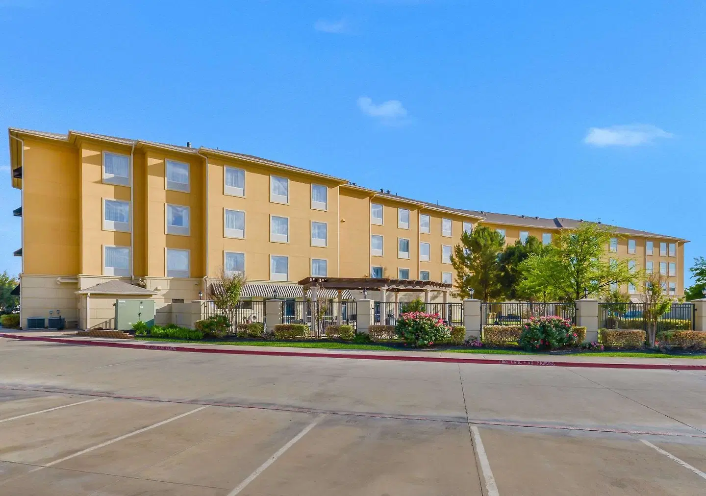 Sleep Inn & Suites Midland EXTERIOR