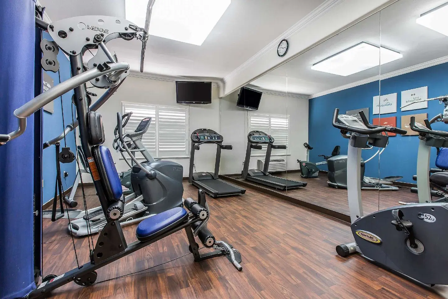 Comfort Suites Fresno River Park SPORTS_AND_LEISURE