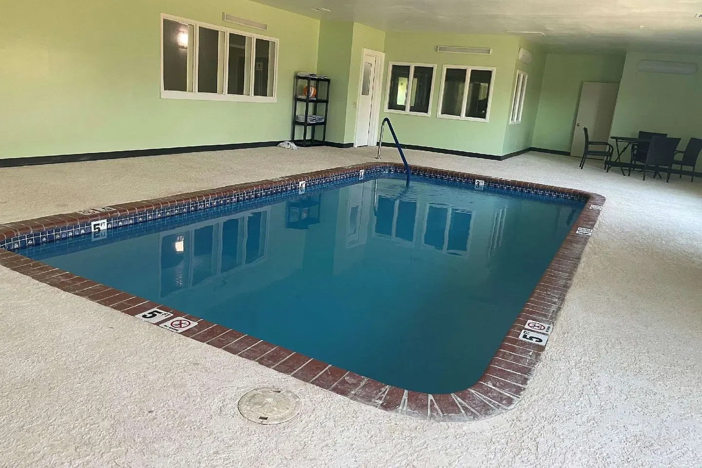 Quality Suites Hallenbad