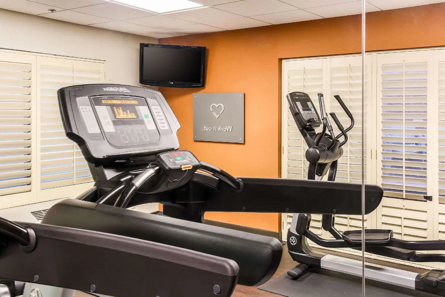 Comfort Suites DFW N/Grapevine SPORTS_AND_LEISURE