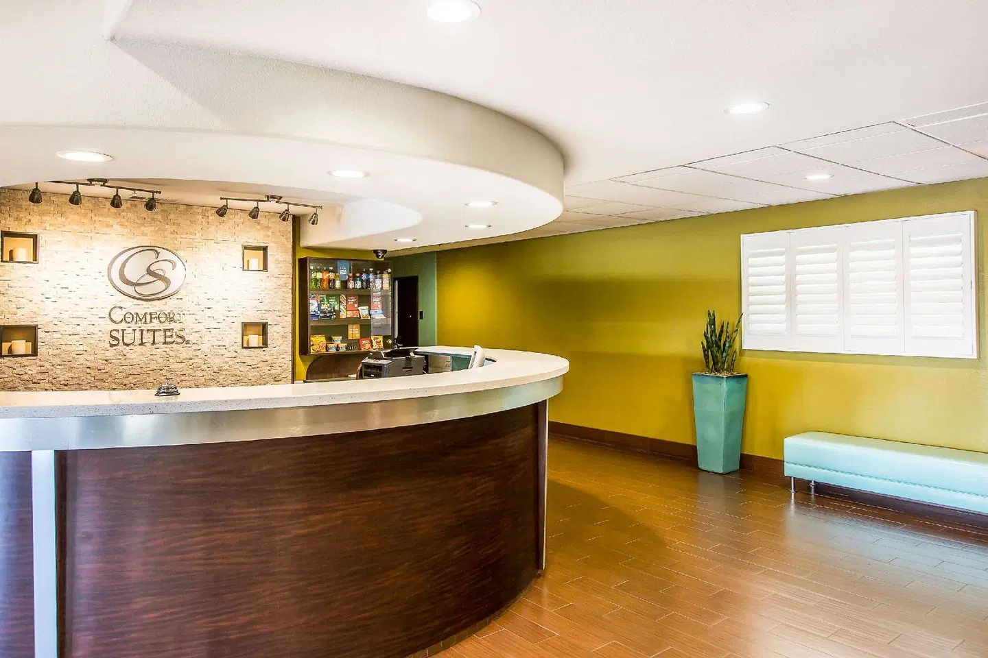 Comfort Suites Fresno River Park Bar