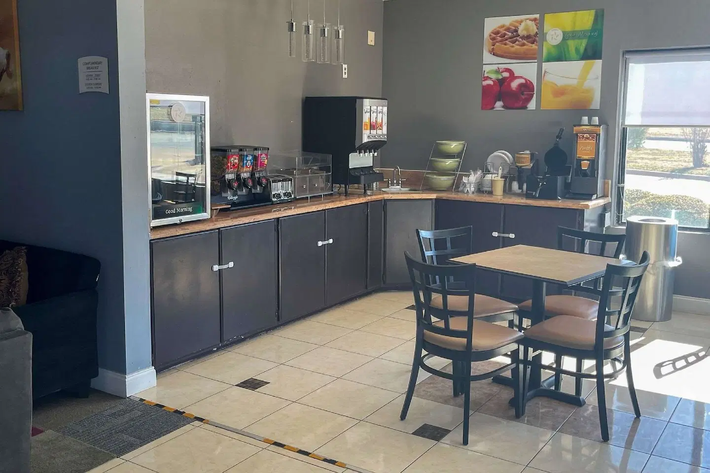 Quality Suites Bar
