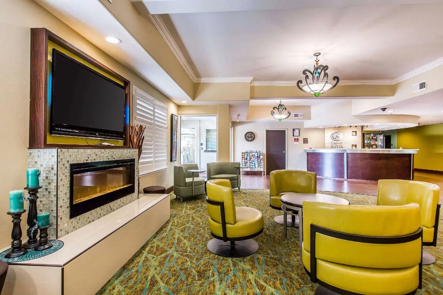 Comfort Suites Fresno River Park Bar