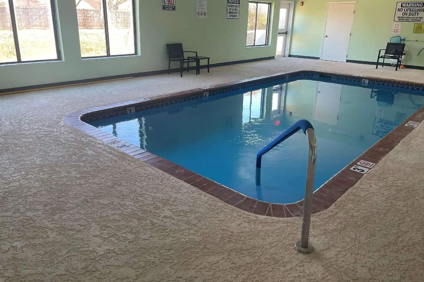Quality Suites Hallenbad