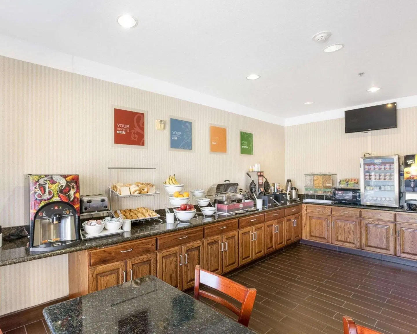Comfort Suites Plainview Bar