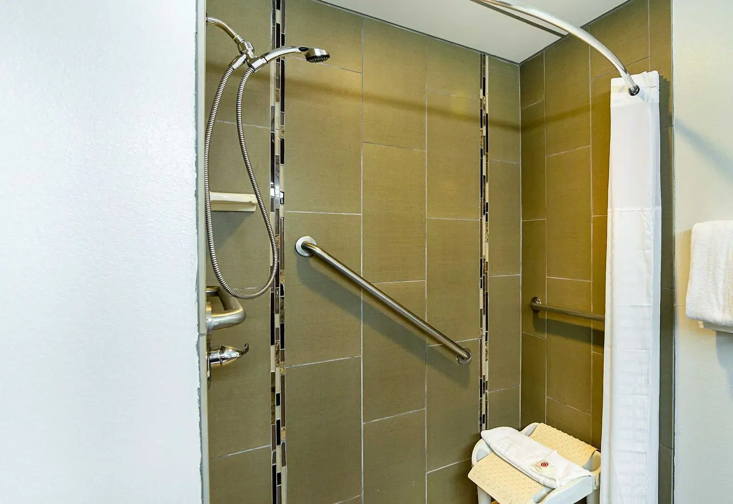 Quality Suites Badezimmer
