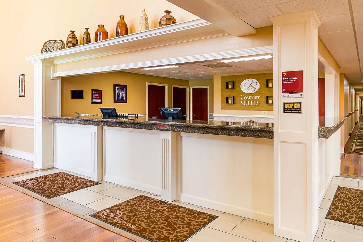 Quality Suites LOUNGE_LOBBY