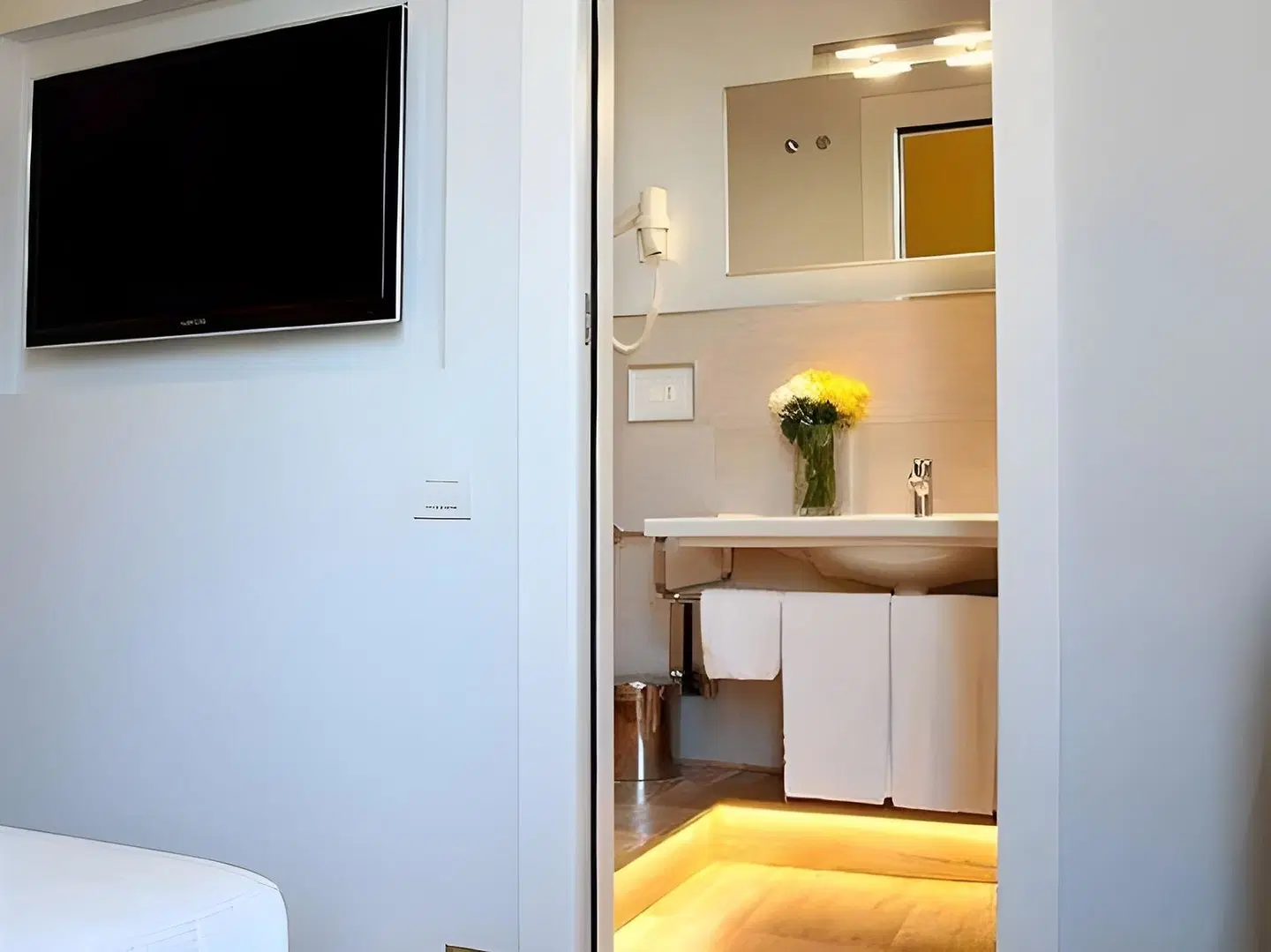 At Home Townhouse - Filiberto ROOM_EXAMPLE