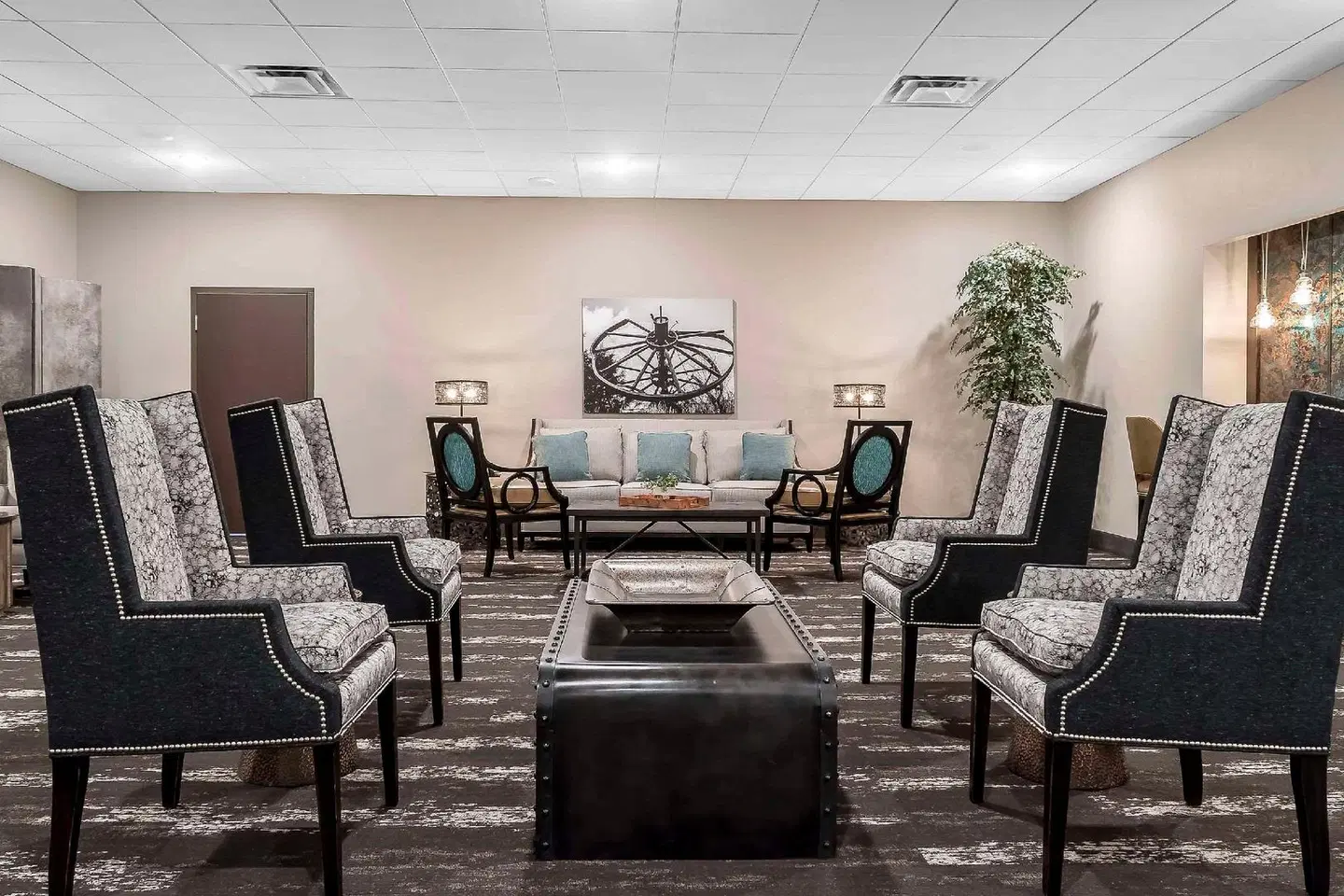 The Copper King Hotel and Convention Center LOUNGE_LOBBY
