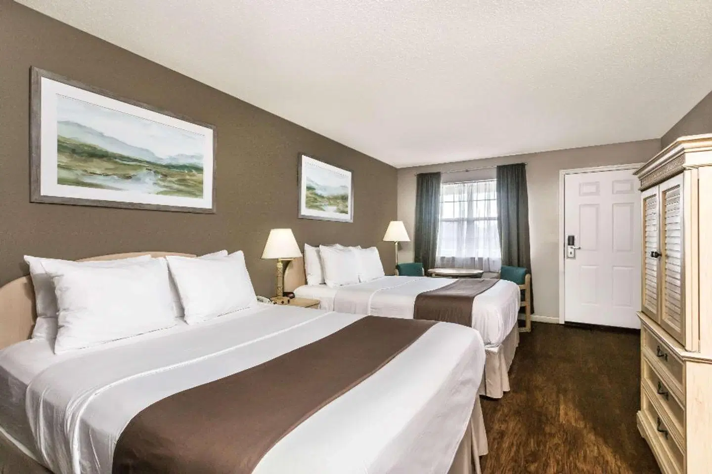Super 8 by Wyndham Madison ROOM_EXAMPLE