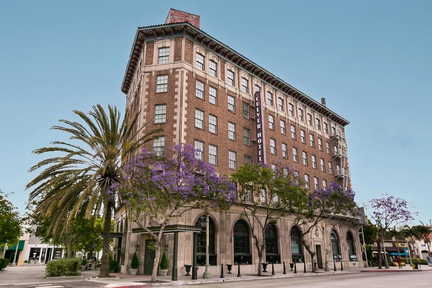 The Culver Hotel EXTERIOR
