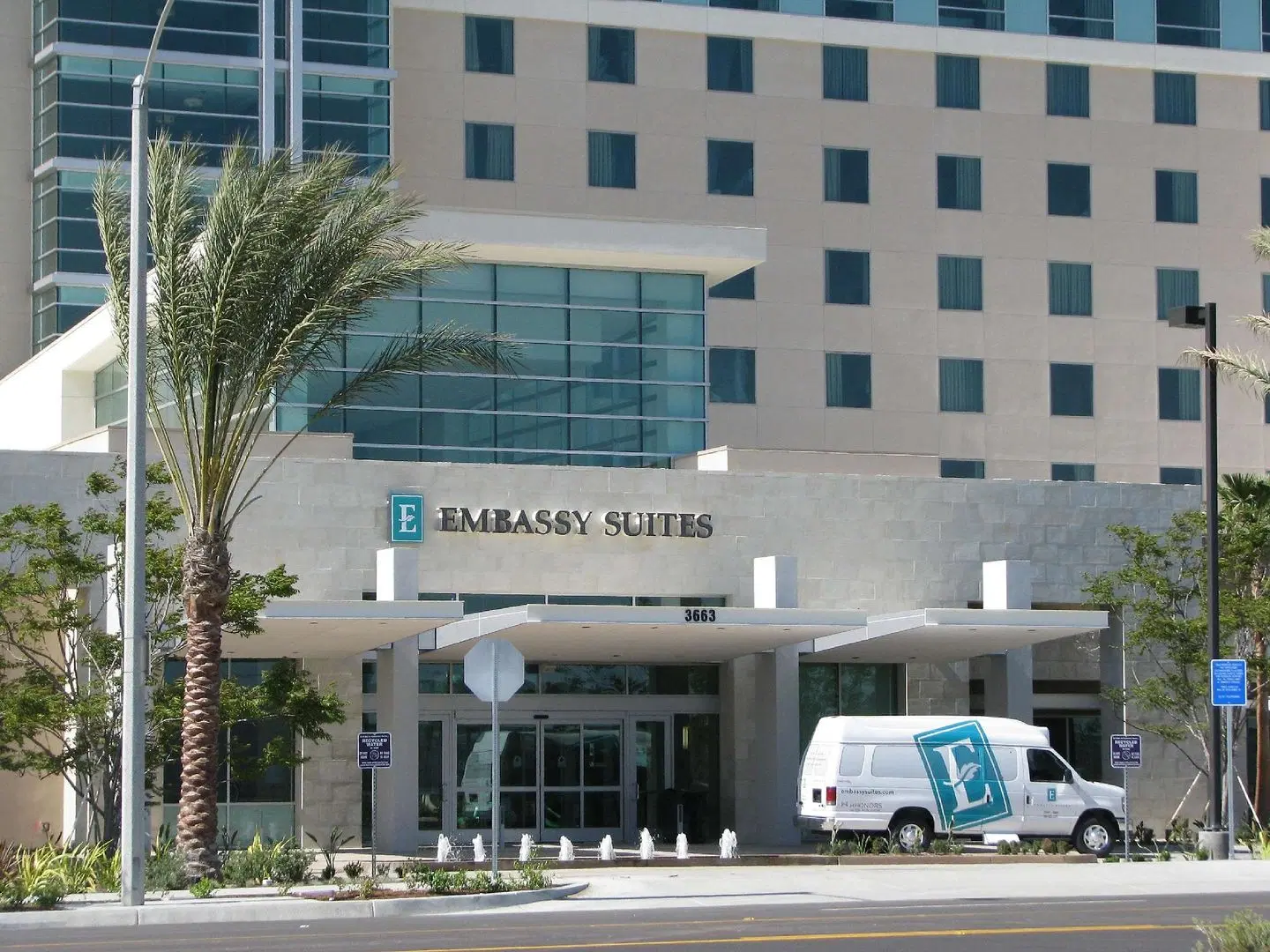 Embassy Suites by Hilton Ontario Airport EXTERIOR