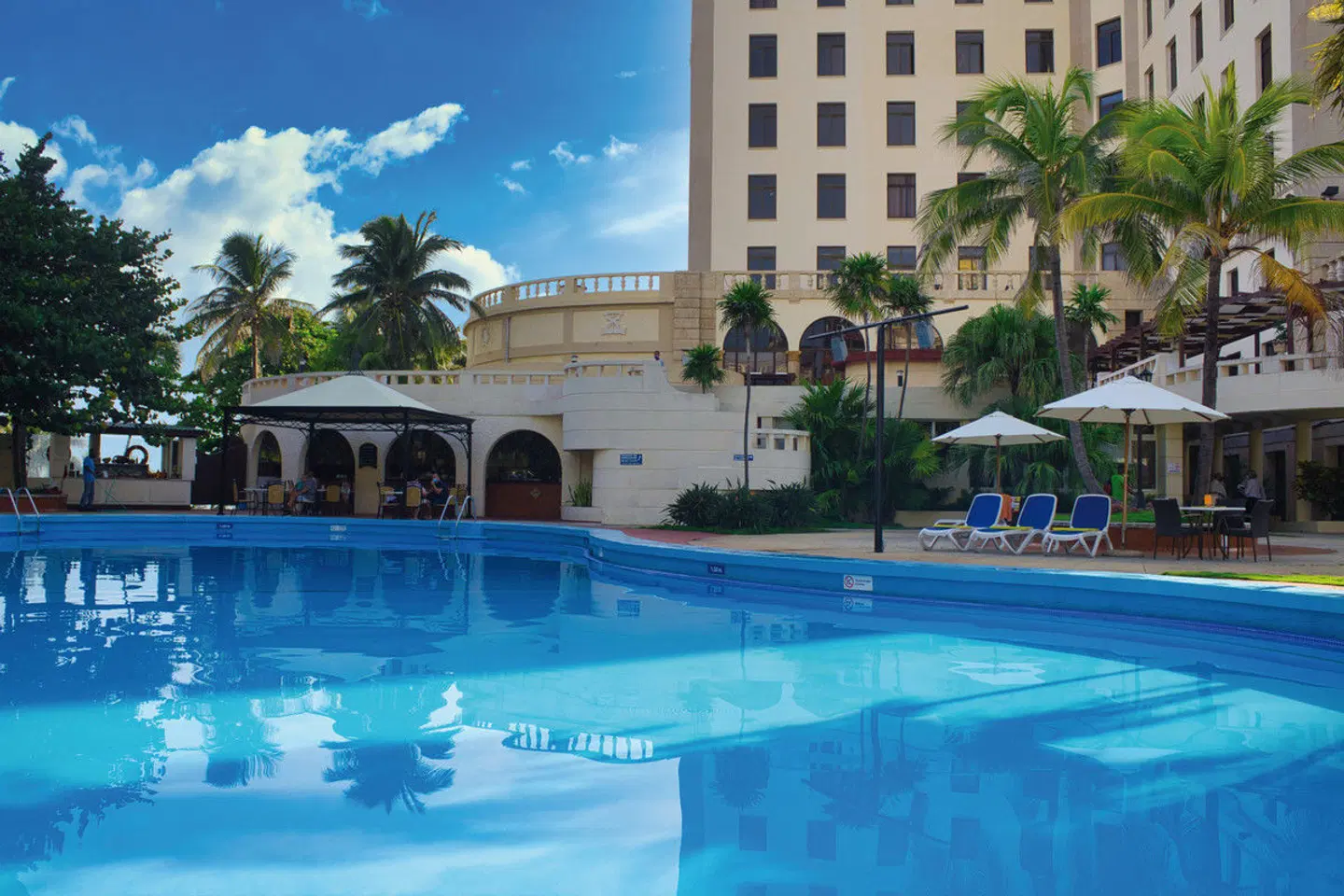 Nacional de Cuba OUTDOOR_POOL
